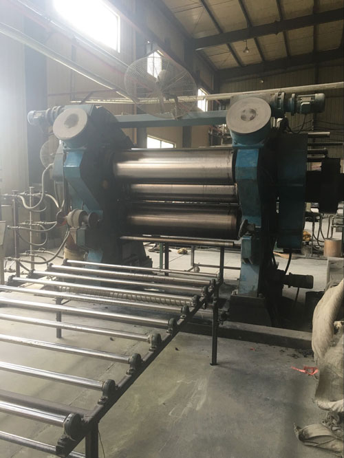 绝缘胶板生产车间